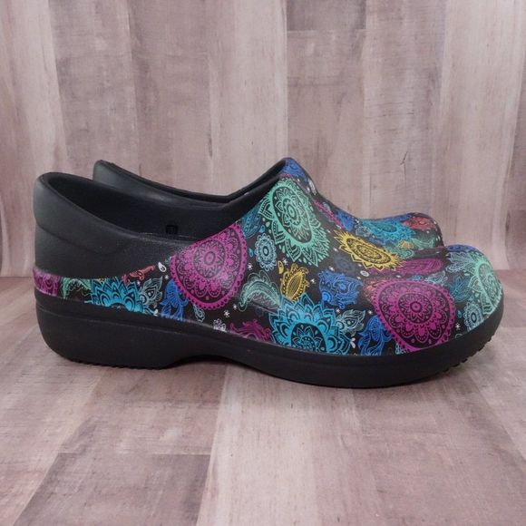 Crocs Paisley Nursing Clogs Womens 7 Neria Pro II Dual Comfort Work Shoes EUC - Picture 1 of 11